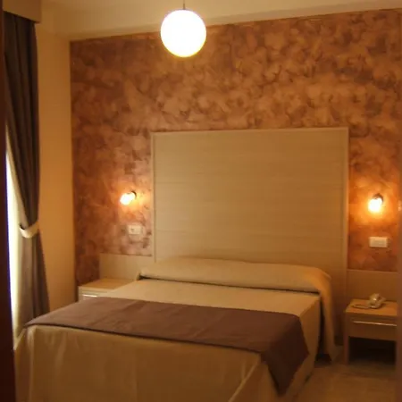 Ede & Trekking Hotel 3*