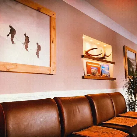 Hotel Ede & Trekking 3*